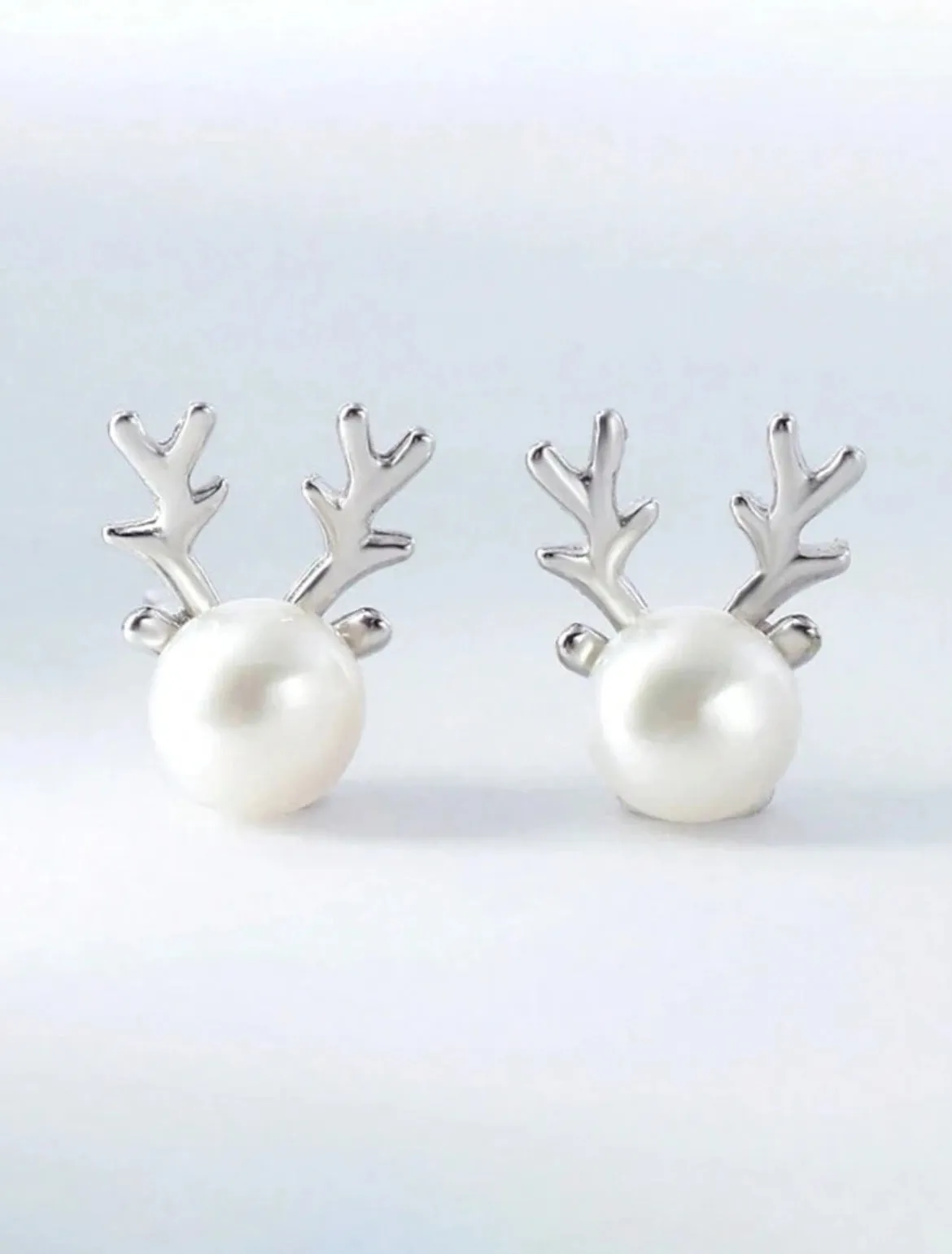 Beautiful Reindeer Pearl Stud Earrings