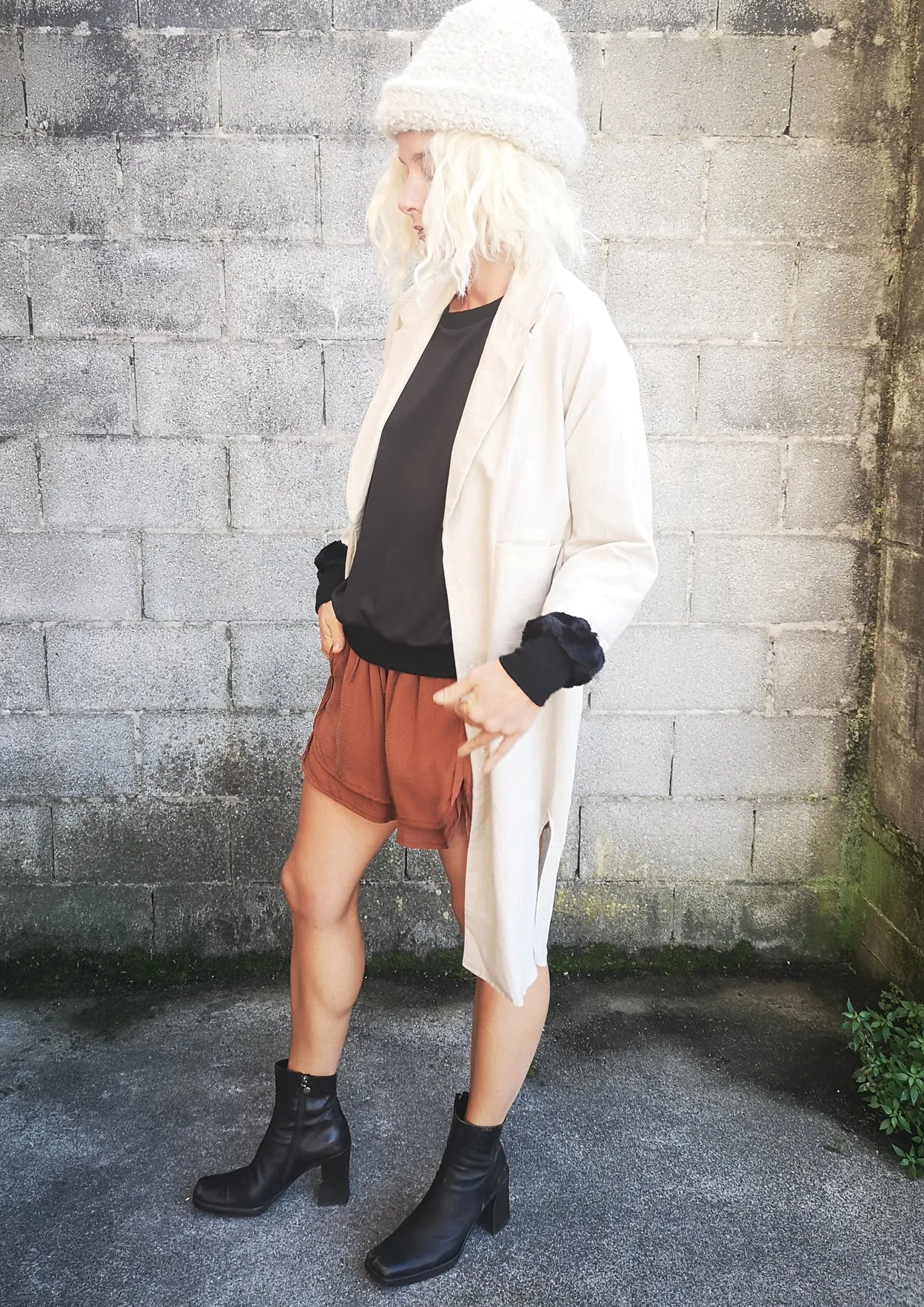 LIMITED EDITION - SWEATER FAUX FUR SLEEVES - black