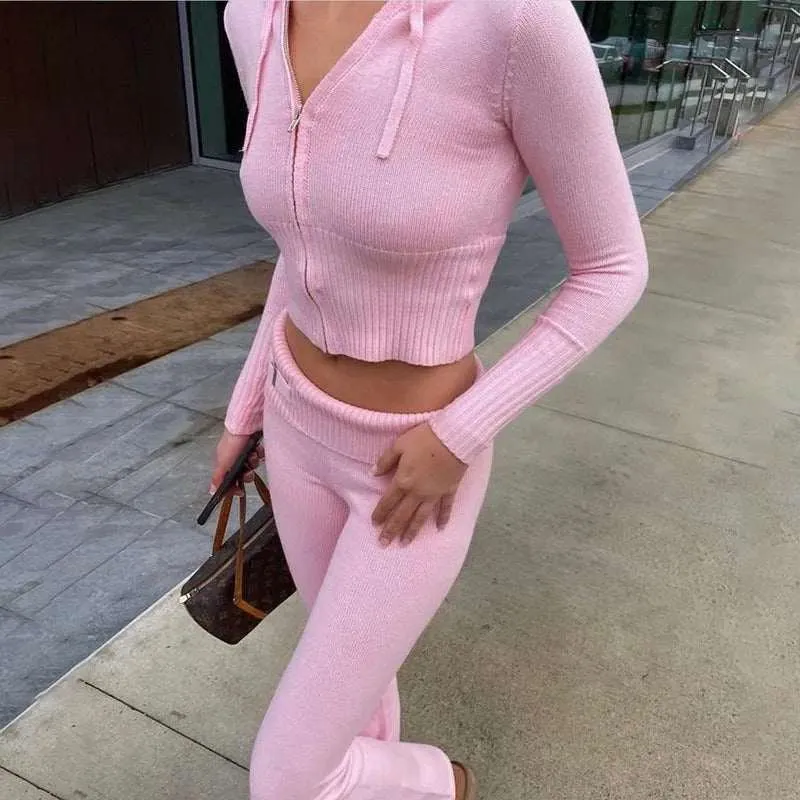long sleeve crop top and leggings