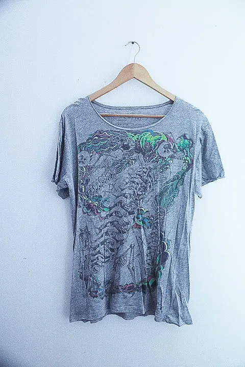 Vintage grey graphics medium tees