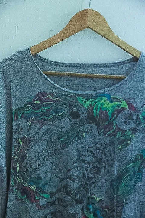 Vintage grey graphics medium tees
