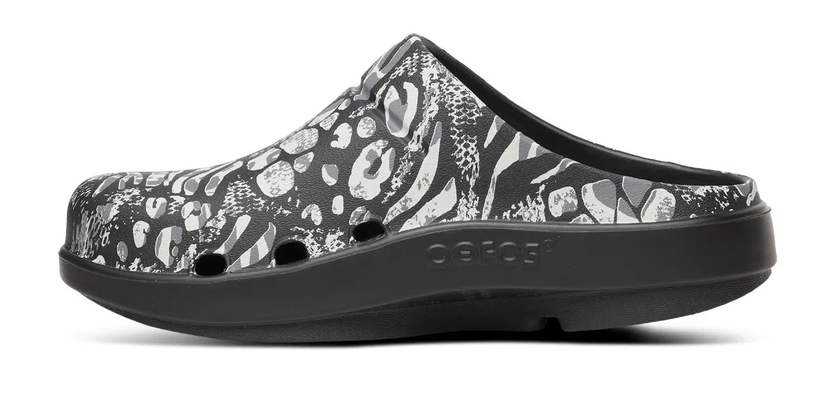 Women's OOcloog Limited Edition Clog - Combo Camo