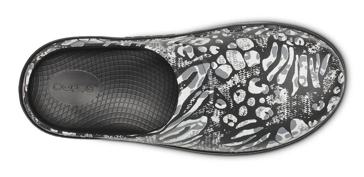 Women's OOcloog Limited Edition Clog - Combo Camo