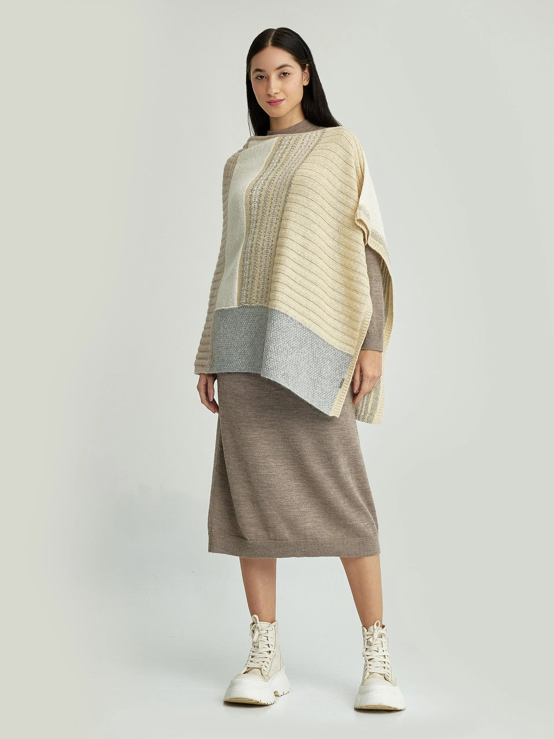 Ysadora Poncho Baby Alpaca Color Beige