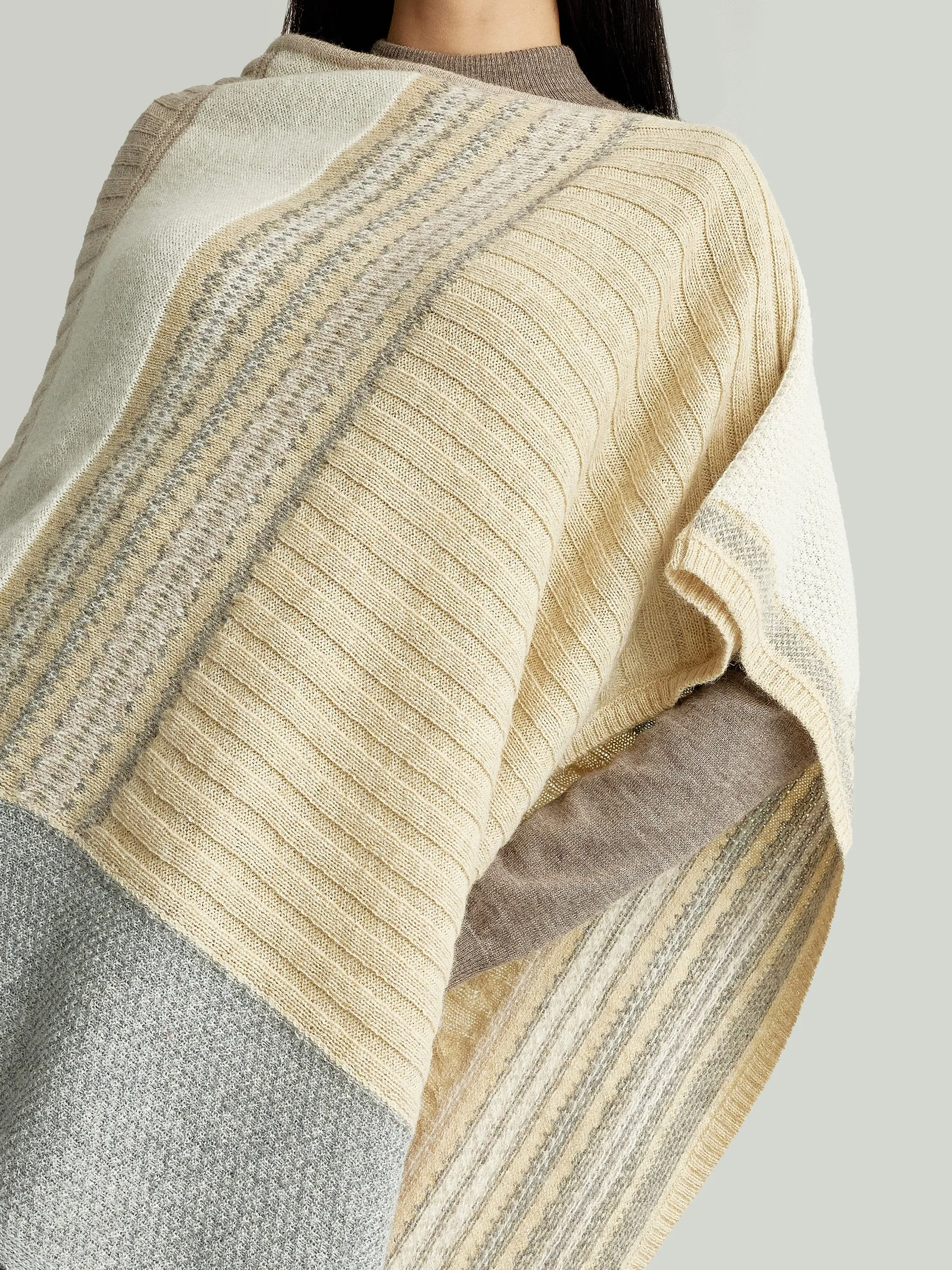 Ysadora Poncho Baby Alpaca Color Beige